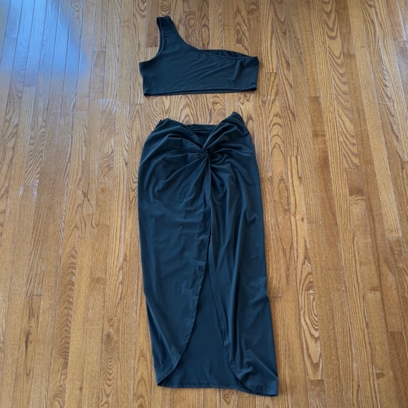 SHEIN Tops - 2 Piece Set